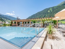 Willkommen im Weißen Lamm – Ihrem alpinen Balancehotel im Herzen Tirols